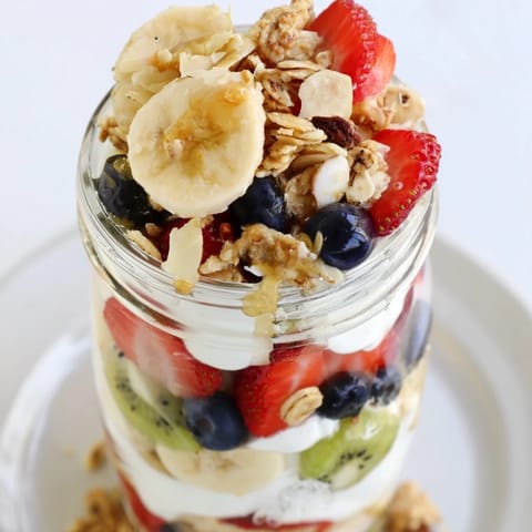 Layered Yogurt Fruit Parfait
